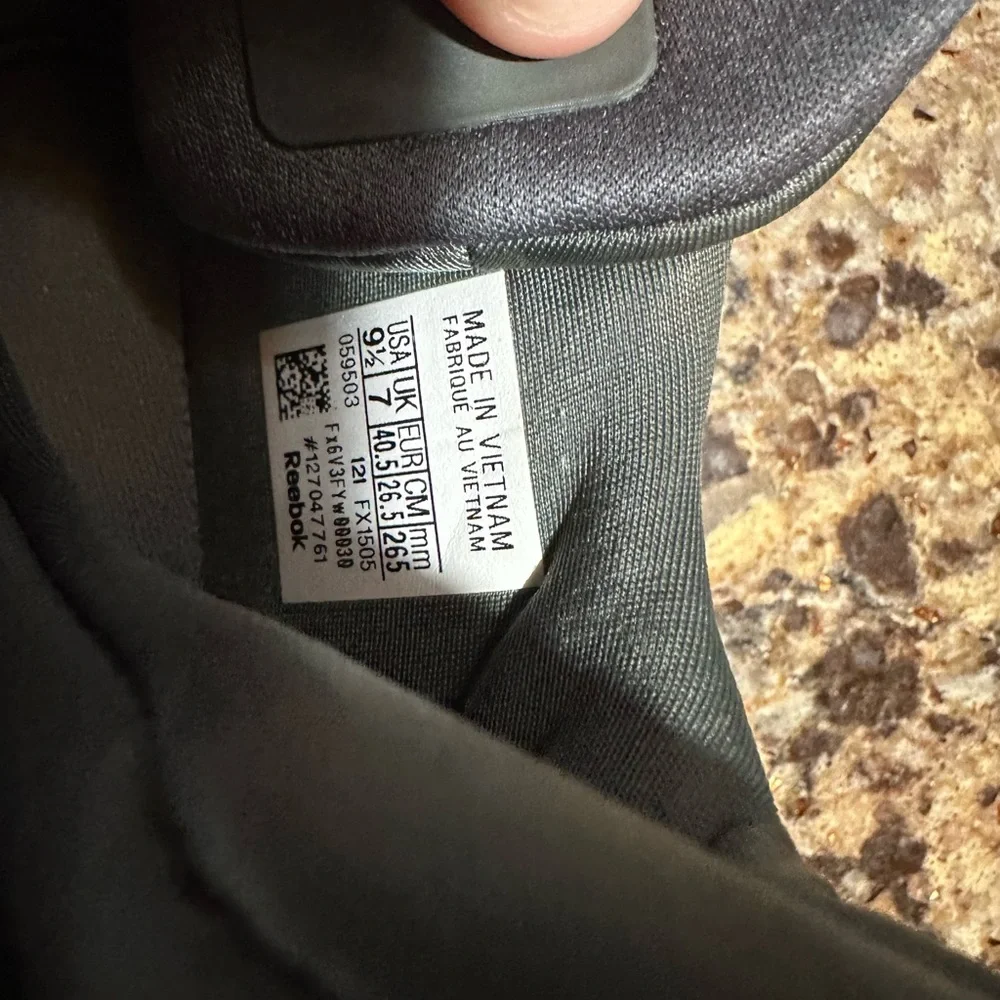 Reebok women’s slip on shoes - Picture 4 of 4